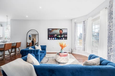 Modern 3-Bed Apt-Parking & W/D