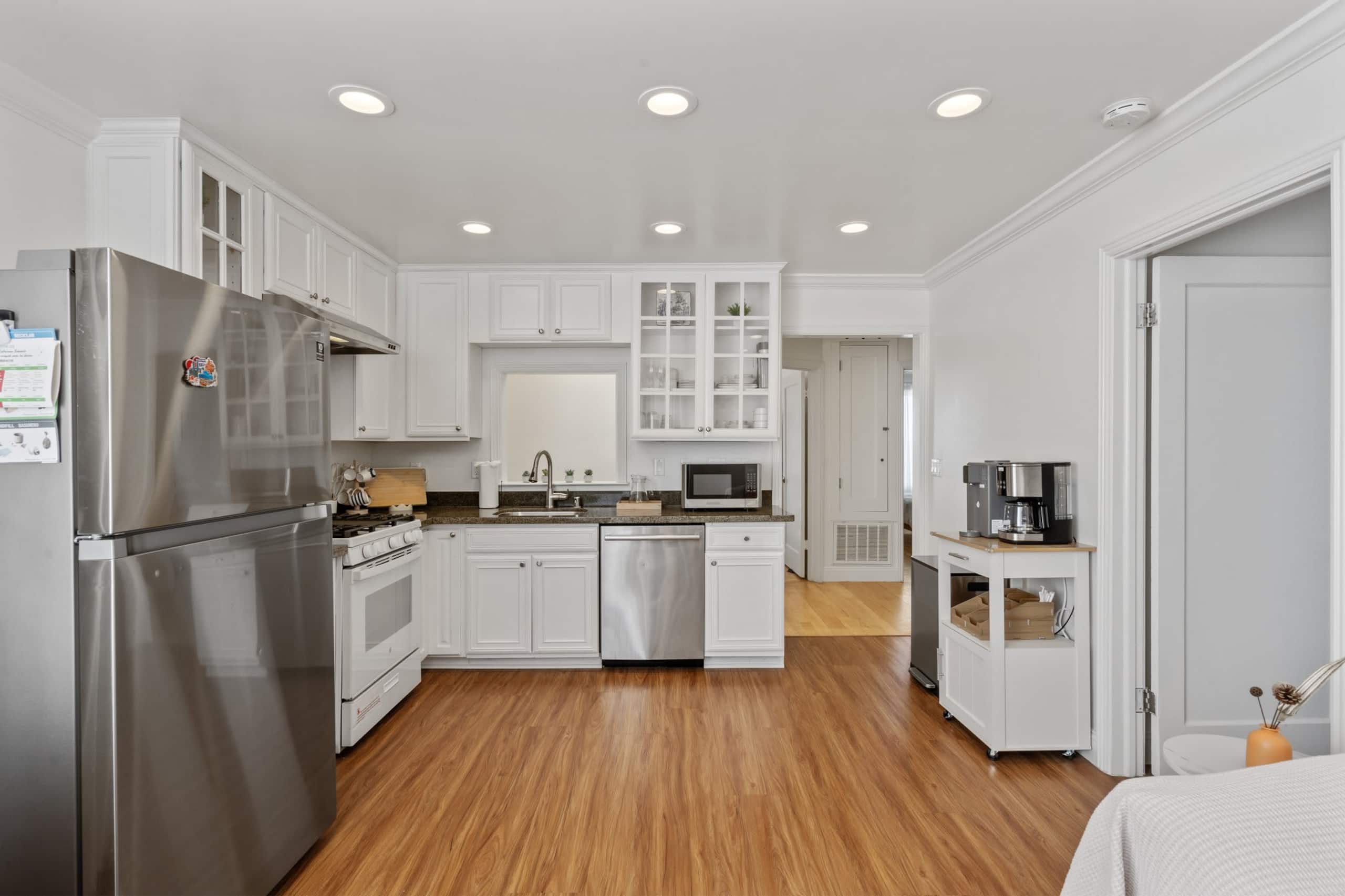 Home in San Francisco · ★4.81 · 3 bedrooms · 4 beds · 3 baths - Image 3