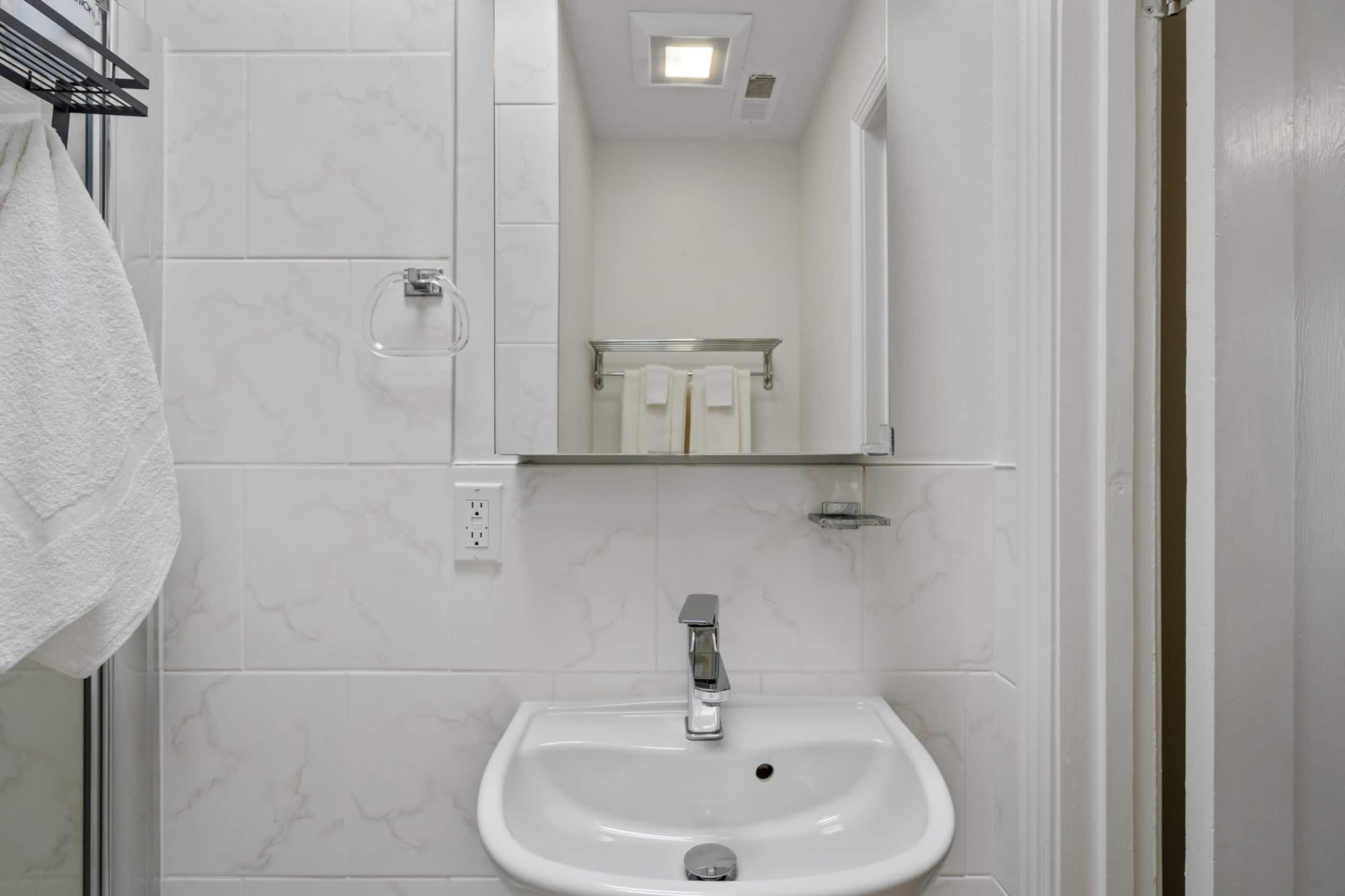 Home in San Francisco · ★4.81 · 3 bedrooms · 4 beds · 3 baths - Image 25
