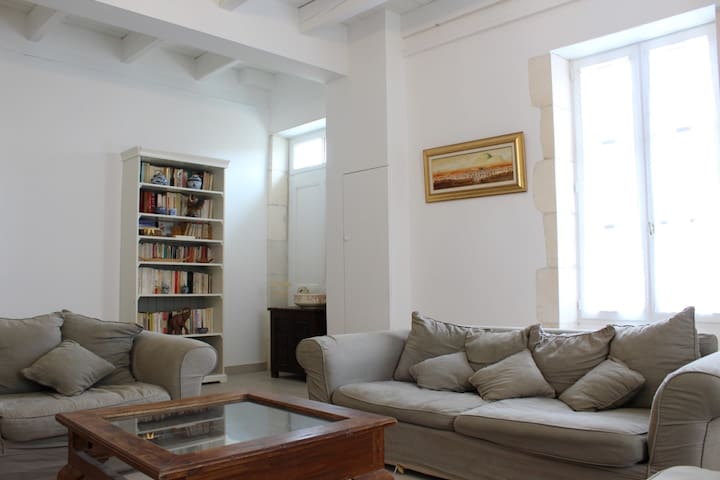 Foncia GRUISSAN managed Airbnb listing 1