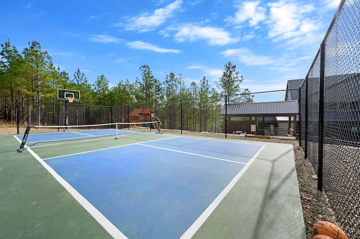 Bravo Cabin Rentals managed Airbnb listing 2