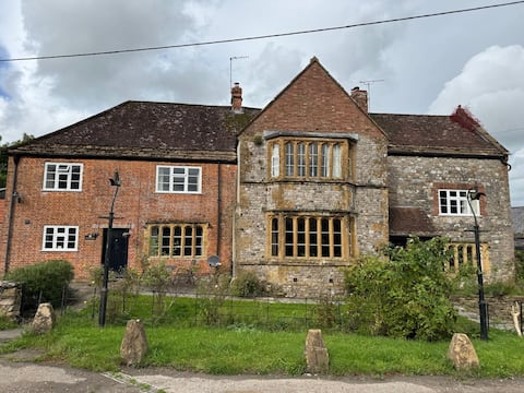 Large Farmhouse - Swimming Pond, Hot Tub and Sauna