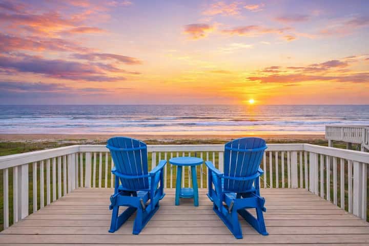 Beachfront | Gulf Views | Sleeps 14 | Pet Friendly - Galveston, TX