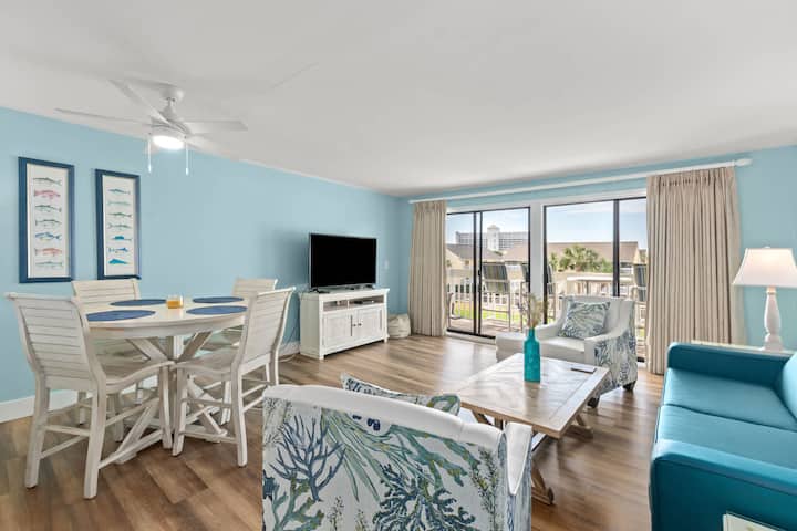 Anchors Up *Heated Pool & Private Beach Access* - Destin