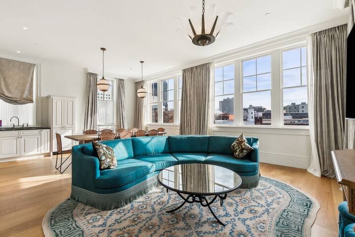 Hotel Perle Elegant 5 bed Suite|City Views gallery image 4