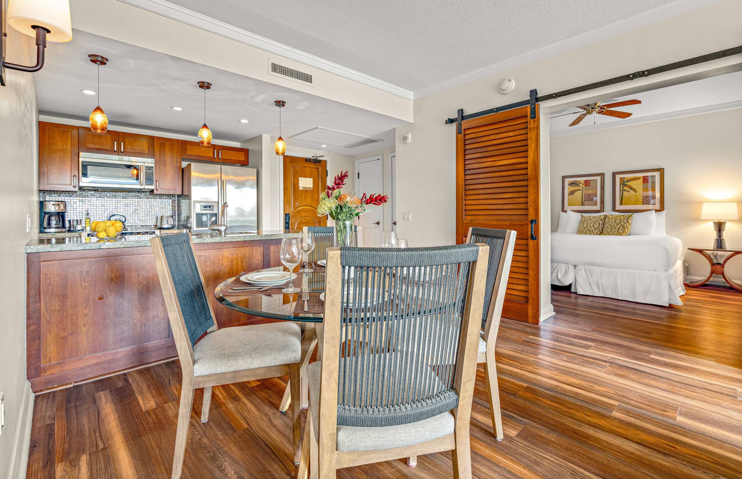 Condo in Lahaina · ★4.93 · 2 bedrooms · 3 beds · 1 bath - Image 9