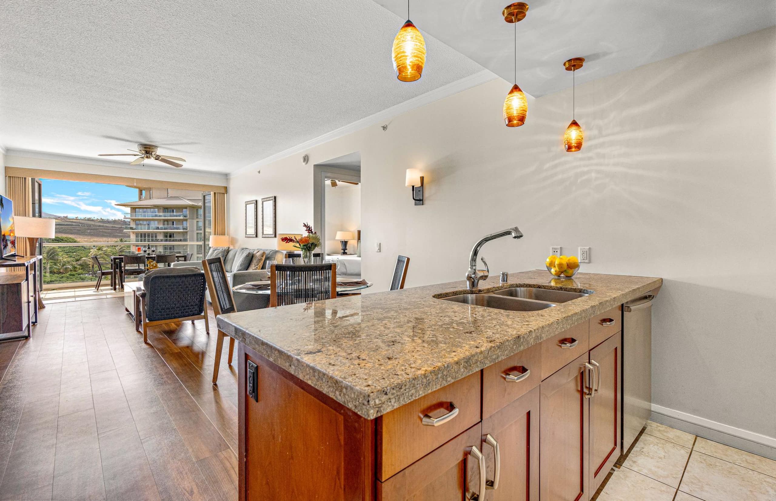 Condo in Lahaina · ★4.93 · 2 bedrooms · 3 beds · 1 bath - Image 11