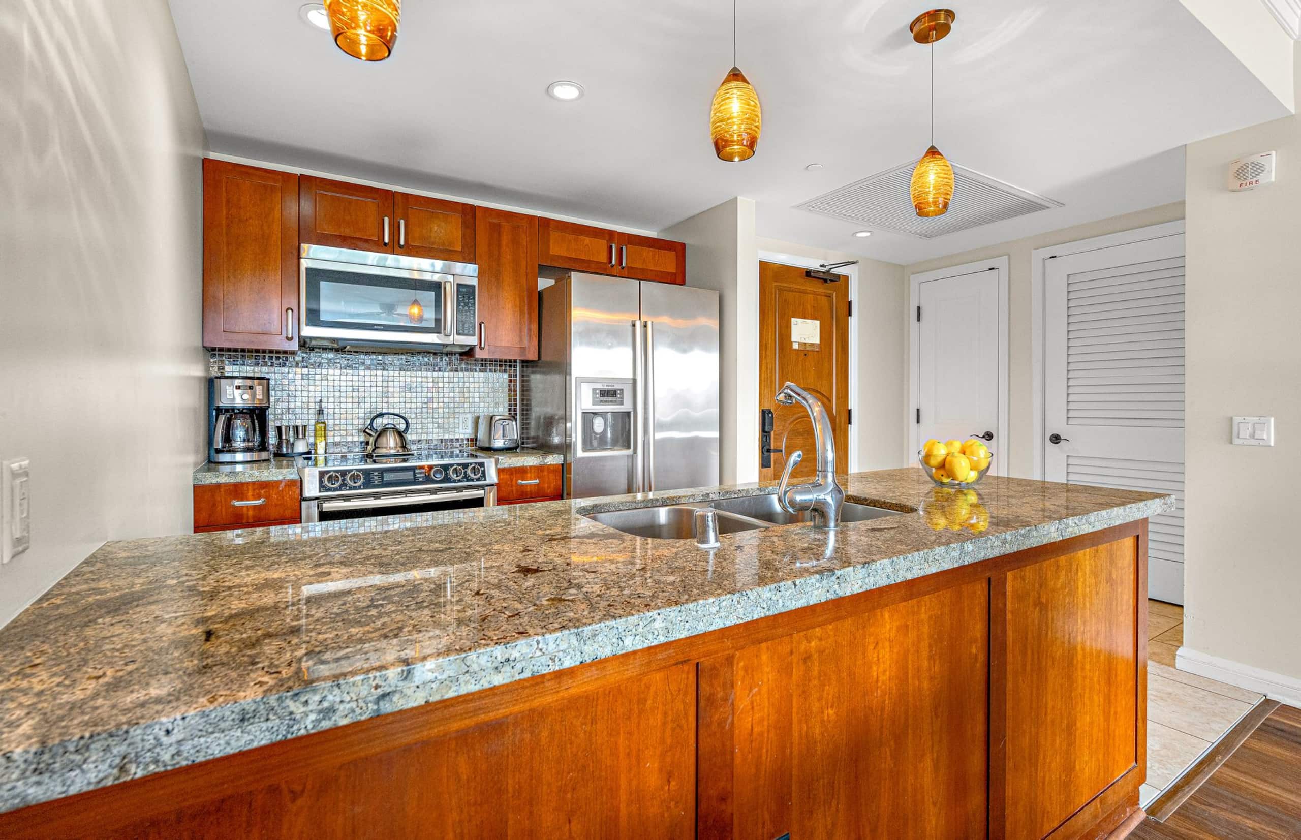 Condo in Lahaina · ★4.93 · 2 bedrooms · 3 beds · 1 bath - Image 15