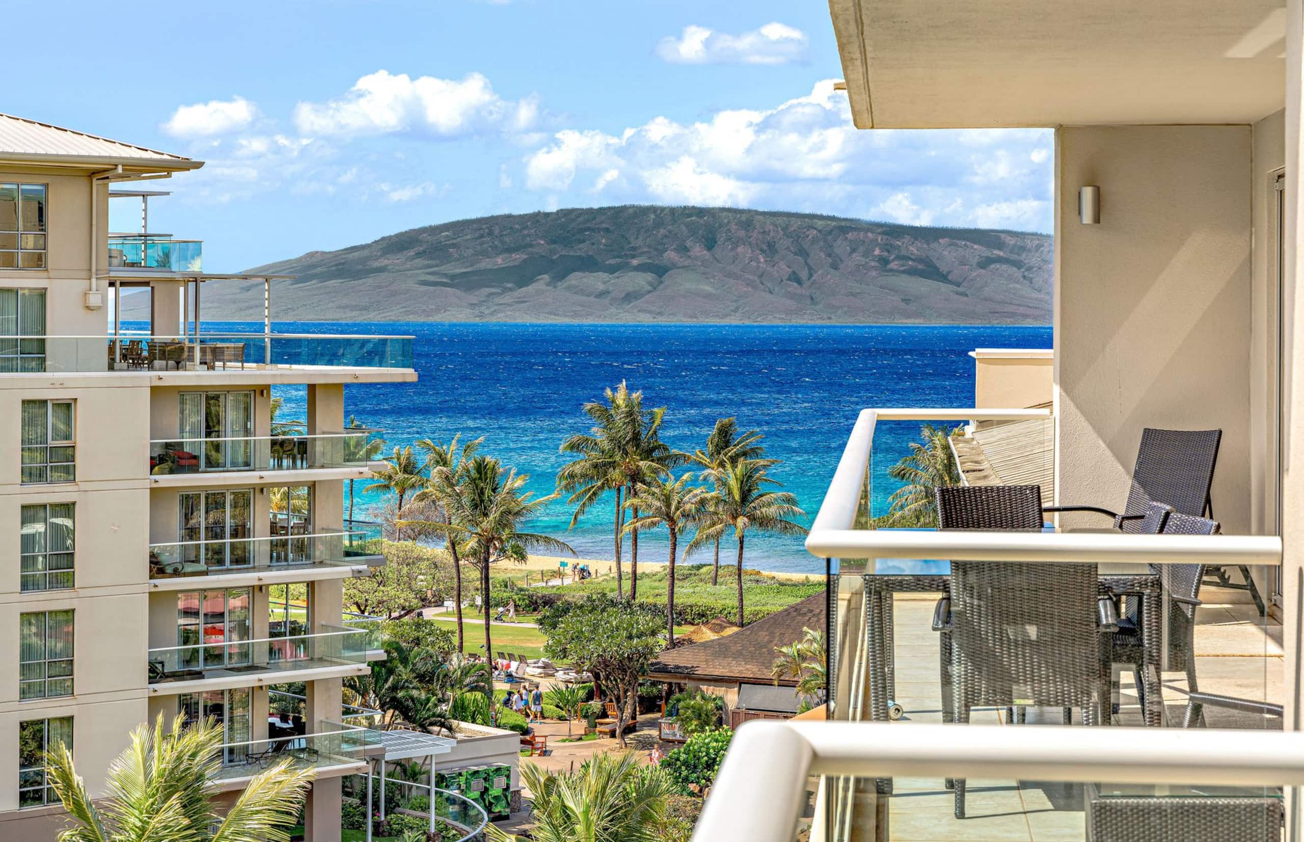 Condo in Lahaina · ★4.93 · 2 bedrooms · 3 beds · 1 bath - Image 1