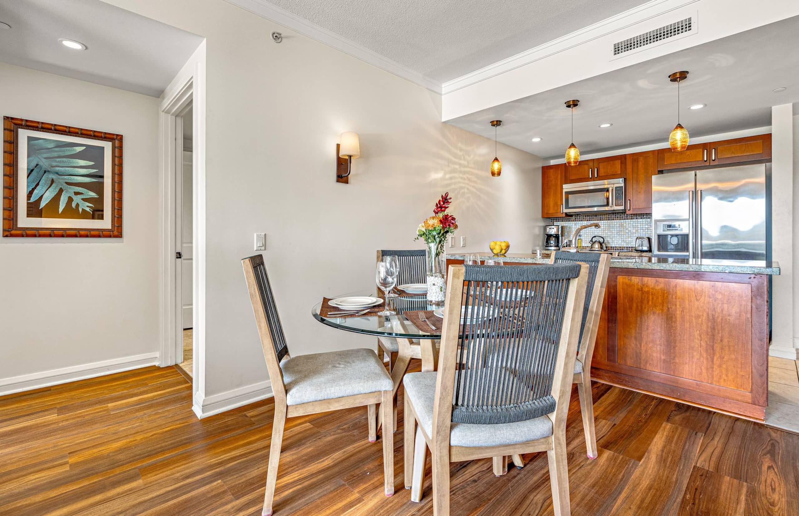 Condo in Lahaina · ★4.93 · 2 bedrooms · 3 beds · 1 bath - Image 10