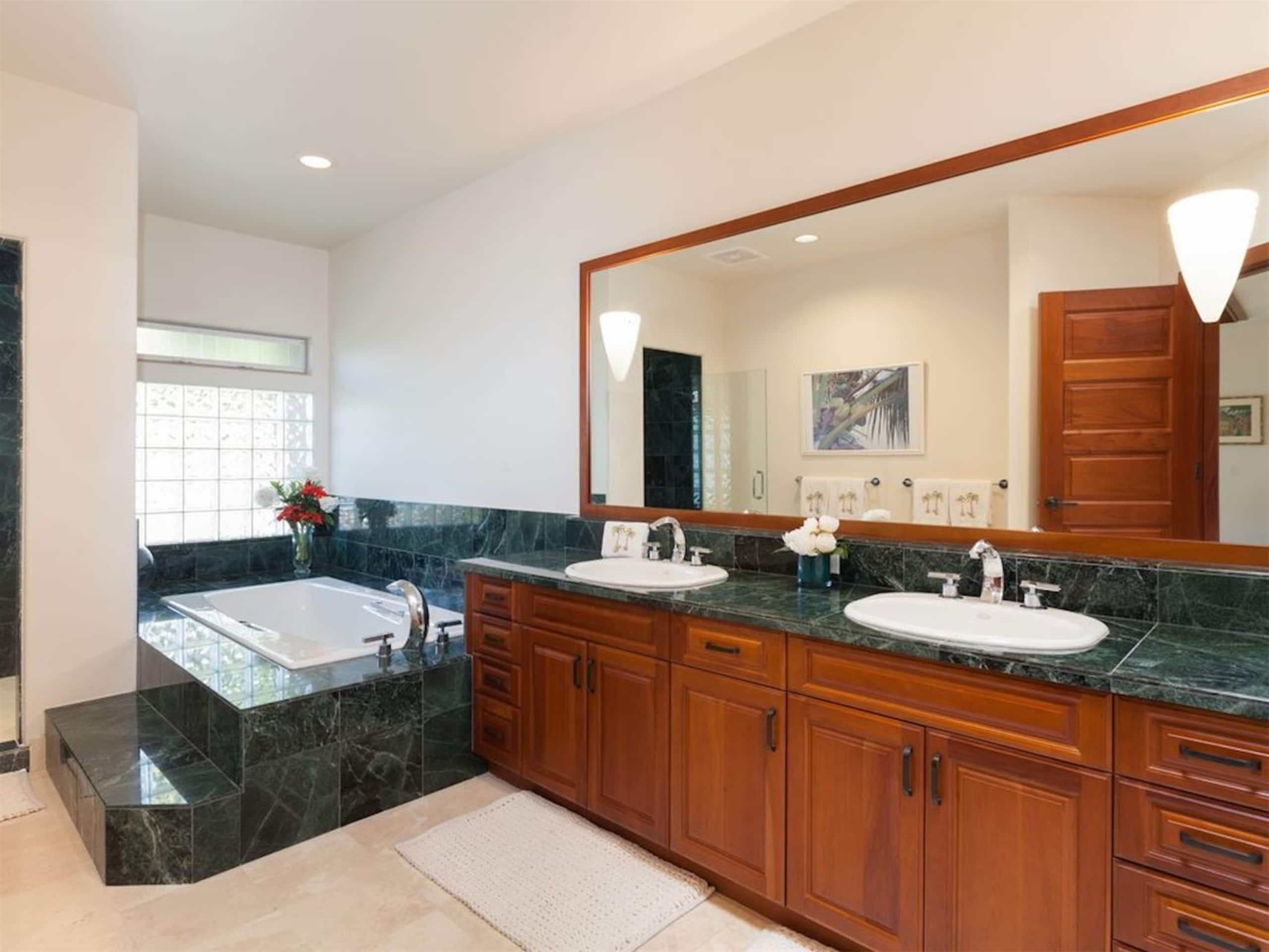 Townhouse in Mauna Lani  · ★4.87 · 3 bedrooms · 5 beds · 3.5 baths - Photo 23