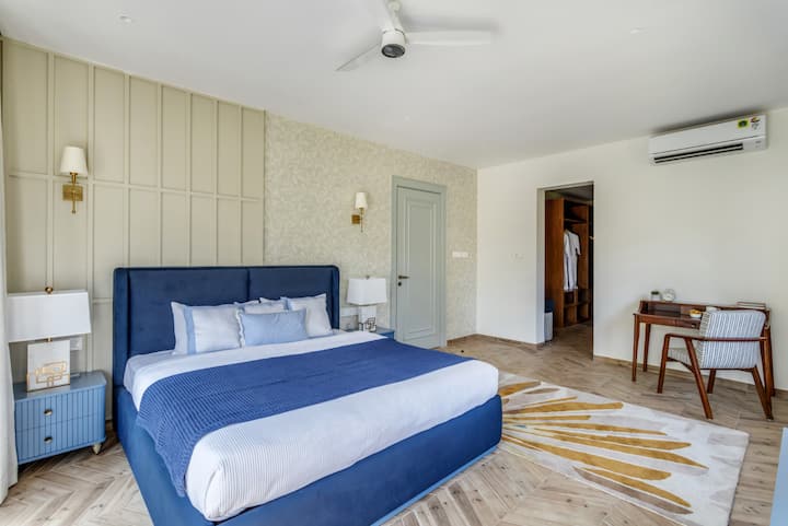 Rooms: Bedroom