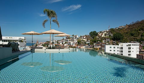 Top performing Airbnb: D’Vine Escape: Chic 2BR/2BA w/ Rooftop Pool/Oasis in Puerto Vallarta
