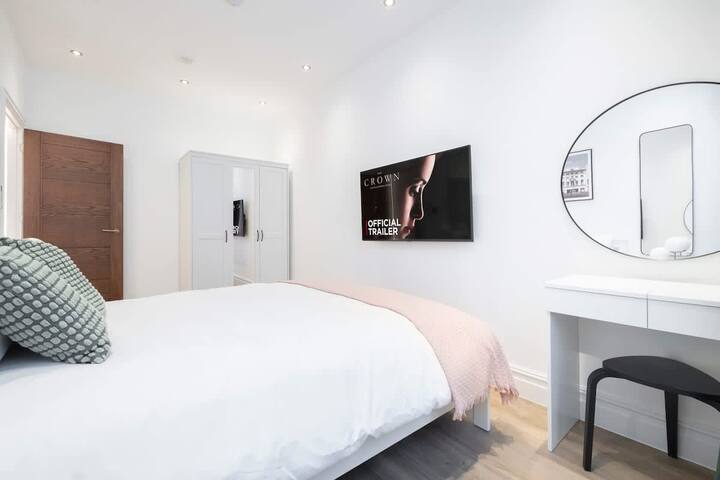 Modern 2BR w/ Air Con | Harley Street, Marylebone gallery image 4