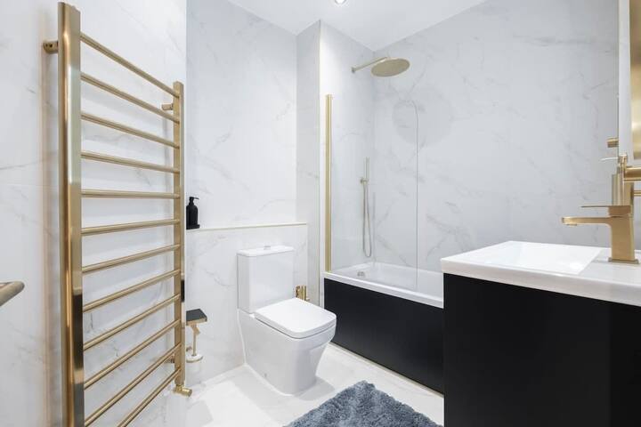 Modern 2BR w/ Air Con | Harley Street, Marylebone gallery image 5