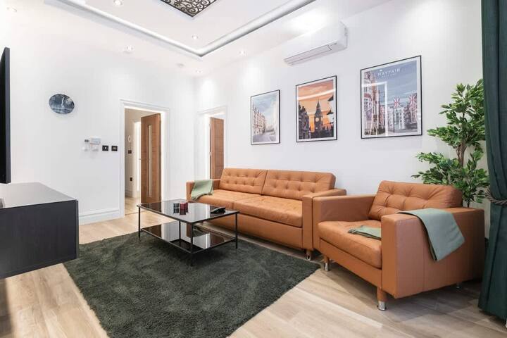 Modern 2BR w/ Air Con | Harley Street, Marylebone gallery image 2