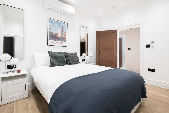 Modern 2BR w/ Air Con | Harley Street, Marylebone gallery image 3