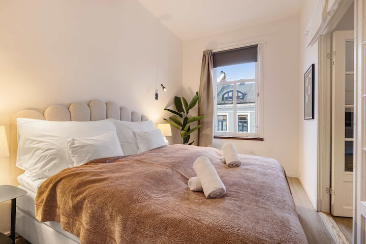 Stylish Apartment - Fireplace & Fully Equipped