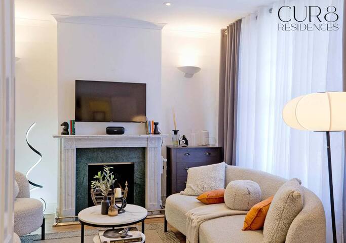 Charming Mews House in the Heart of South Kensingt