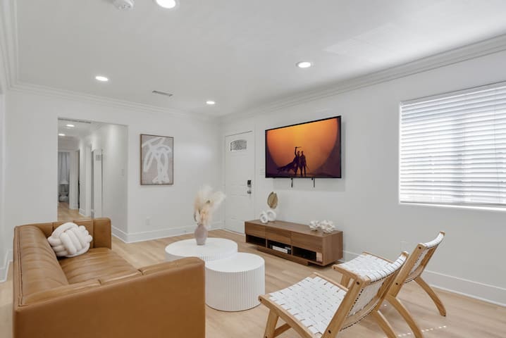 Scandinavian Design| Top Unit | Games | Parking!