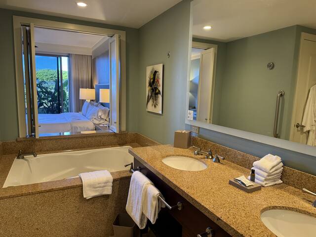 Westin Ka’anapali NORTH Resort Two Bedroom King gallery image 3