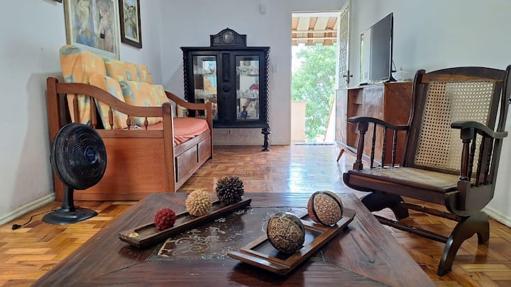 Casa Vintage Ampla Com Varanda Em Santa Teresa - Rio de Janeiro