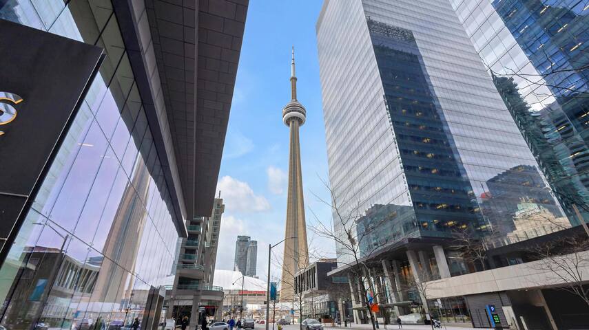 Lake View 2BR I Near CN Tower! gallery image 3