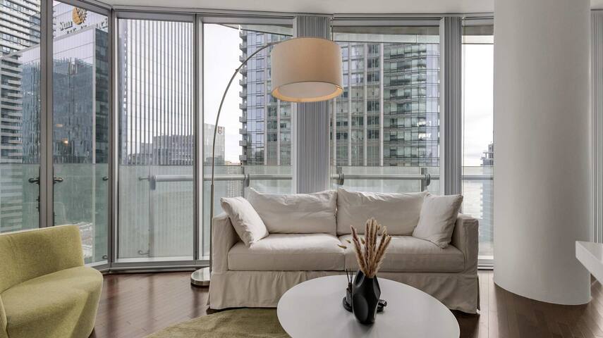 Lake View 2BR I Near CN Tower! gallery image 5