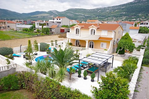 Luxury Villa Rosalia