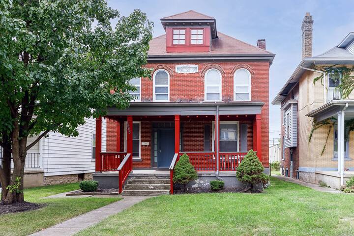 Historic Gem Perfect for Groups and Long Stays gallery image 2