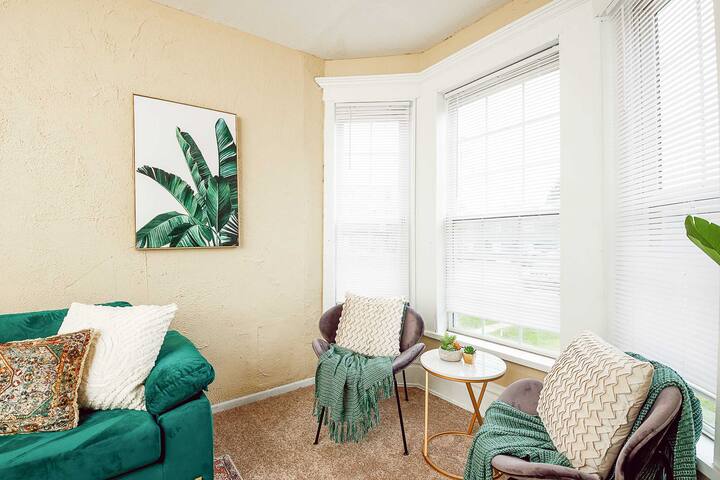 Historic Gem Perfect for Groups and Long Stays gallery image 5