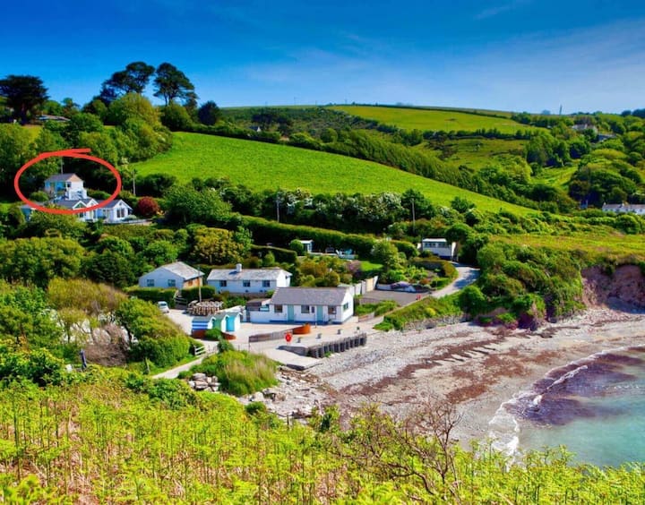 Cosy Beach Front House With Stunning Sea Views - Polperro