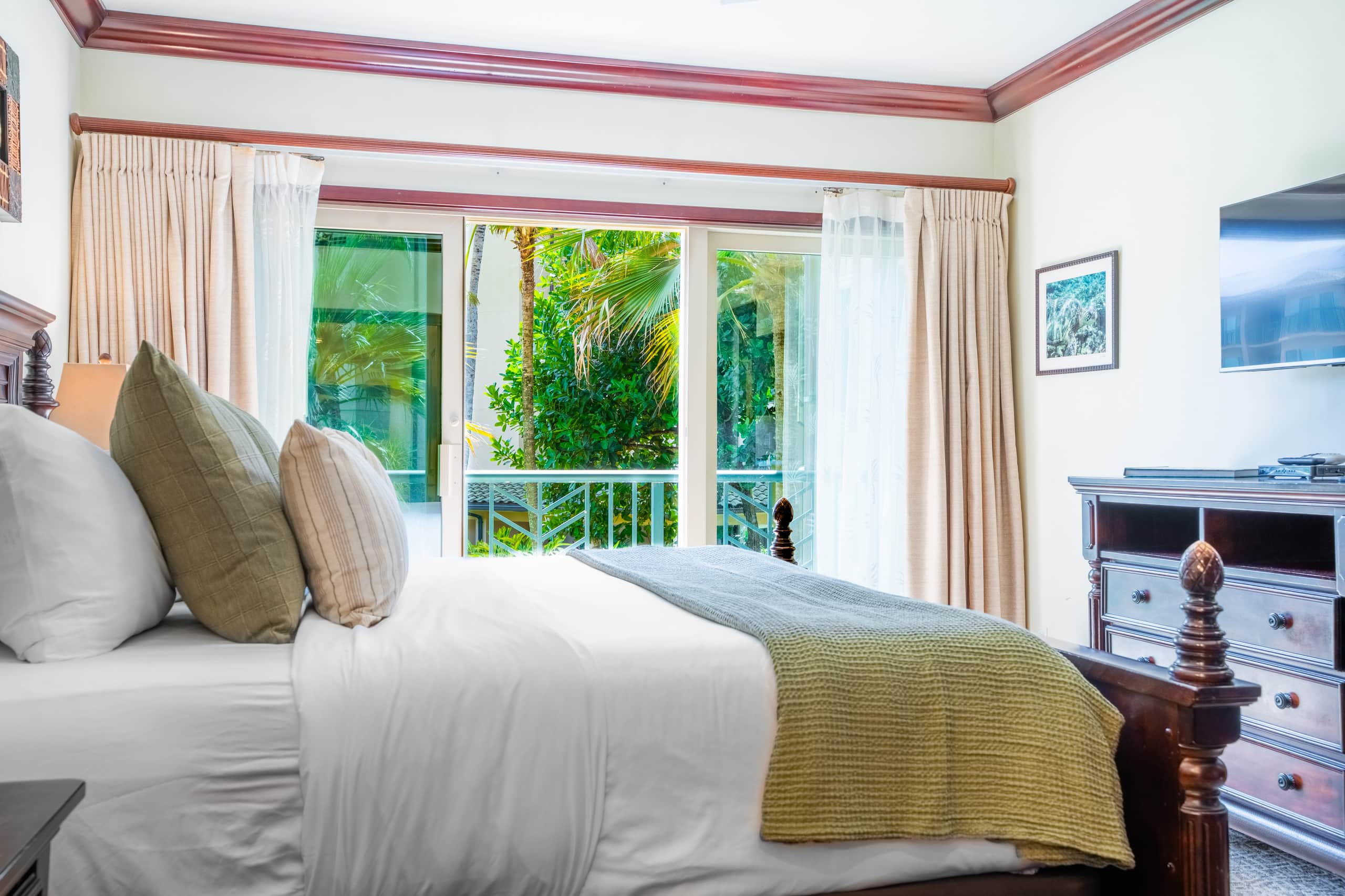 New Listing Waipouli Beach Resort, Pool, AC, Gym - Photo 13