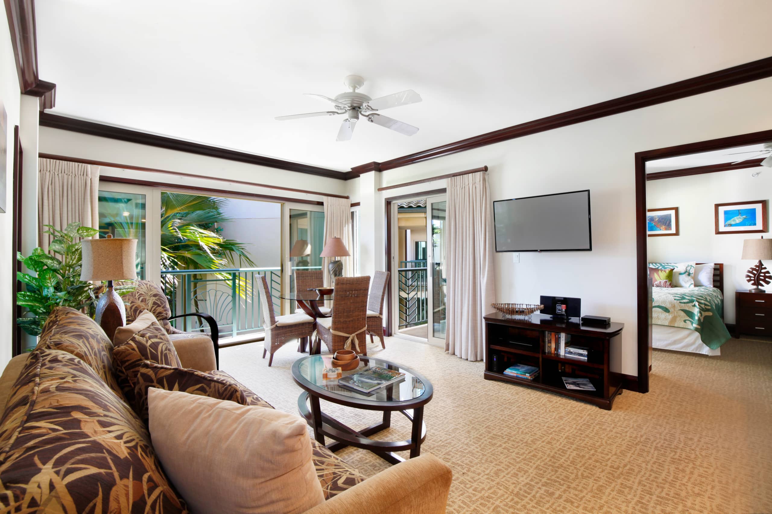 New Listing Waipouli Beach Resort, Pool, AC, Gym - Photo 2