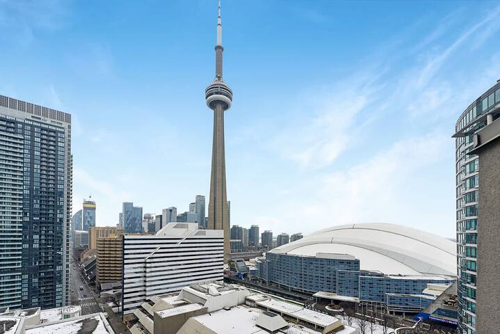 Two-Story 3BR Penthouse Downtown!