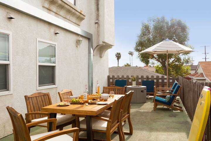 *Walk to the Beach!* | 2 Townhomes gallery image 4