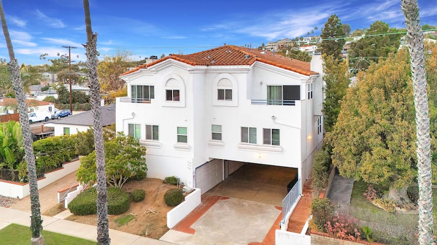 *Walk to the Beach!* | 2 Townhomes