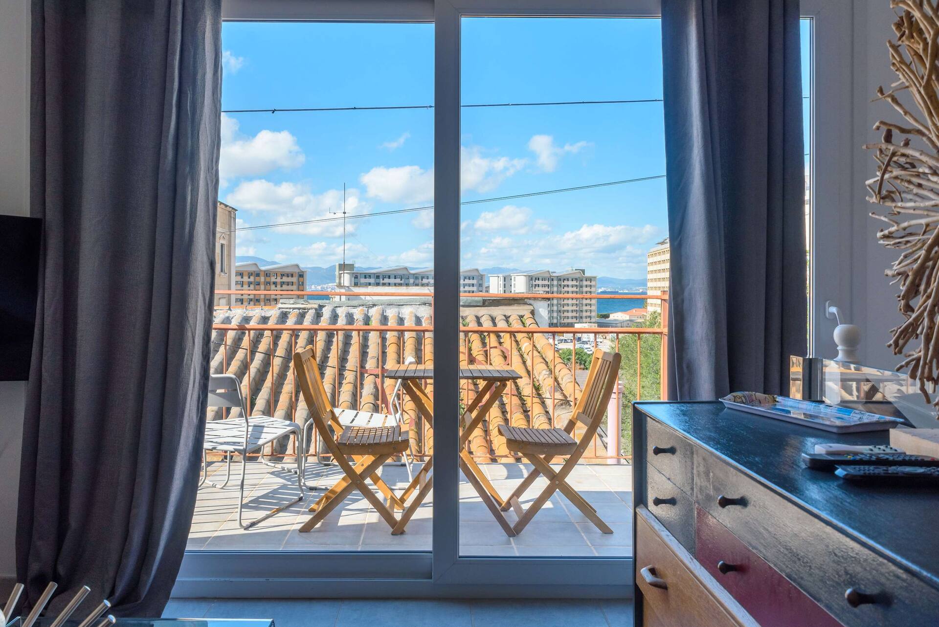 Lovely 1BR Apartment in King Street