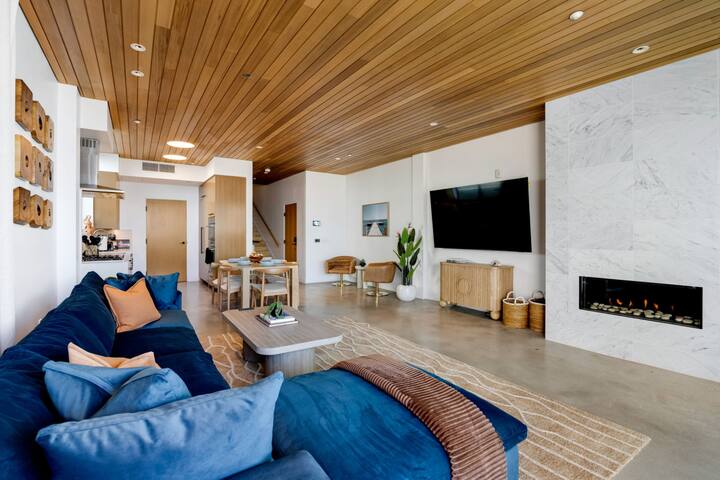 The Santa Monica Sunset – oceanfront luxury gallery image 2