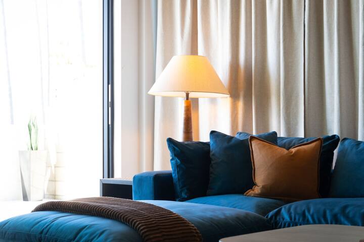 The Santa Monica Sunset – oceanfront luxury gallery image 4