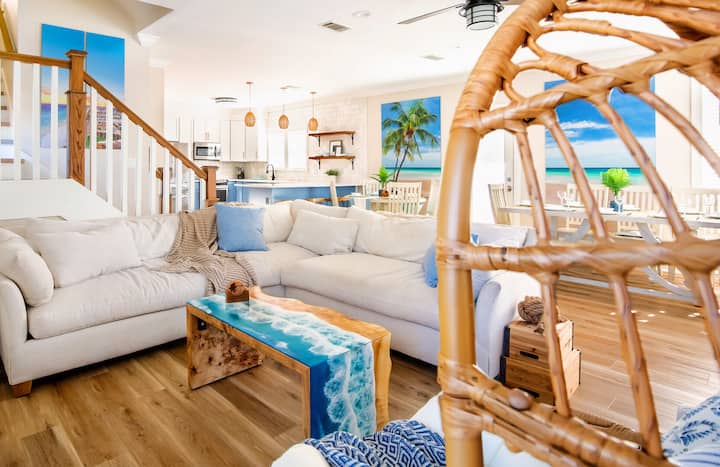 Golf Cart Included! Pvt Beach Access | Hot Tub - Destin