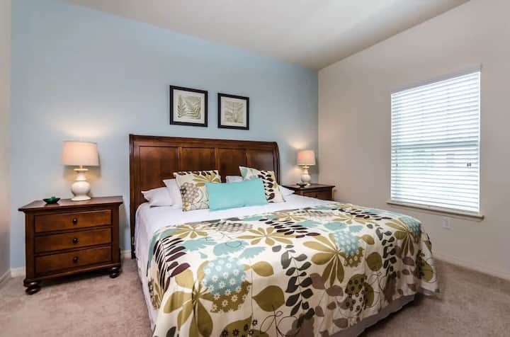 Velika udobnost u ovoj mirnoj spavaćoj sobi.