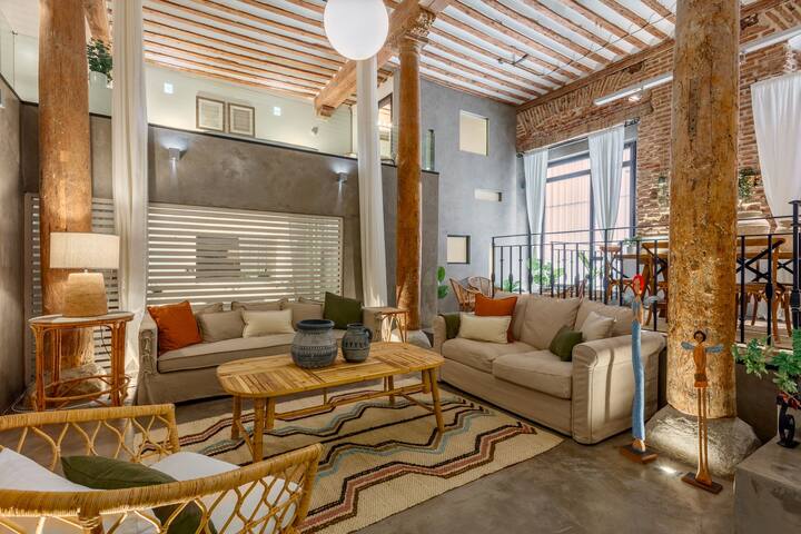 Boho-Chic Loft in Historic 17th Century Trap House gallery image 2