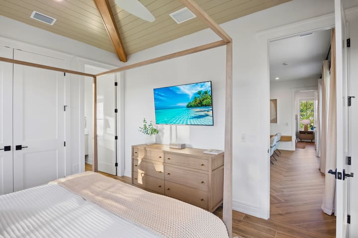 Fourth Bedroom, King