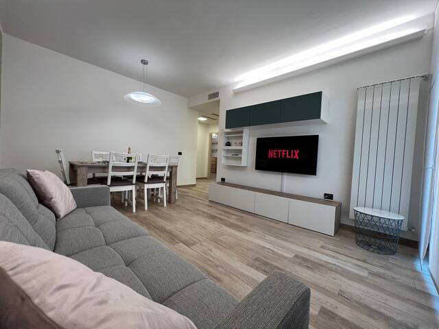 Comfort Zone – Gold gallery image 4