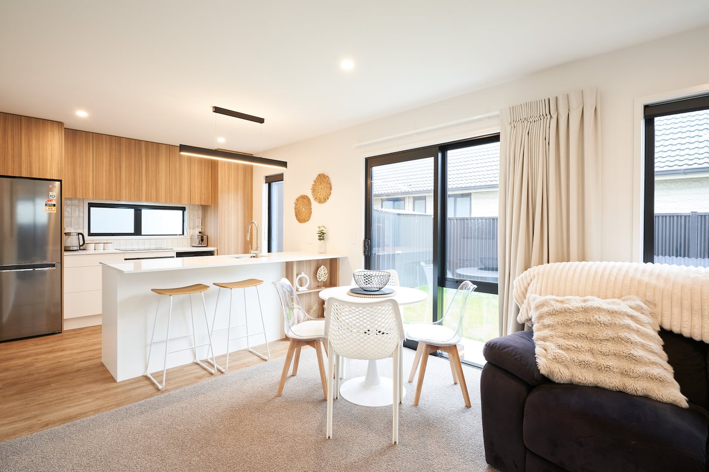 Newly Built Unit In St Kilda. Modern Amenities 2