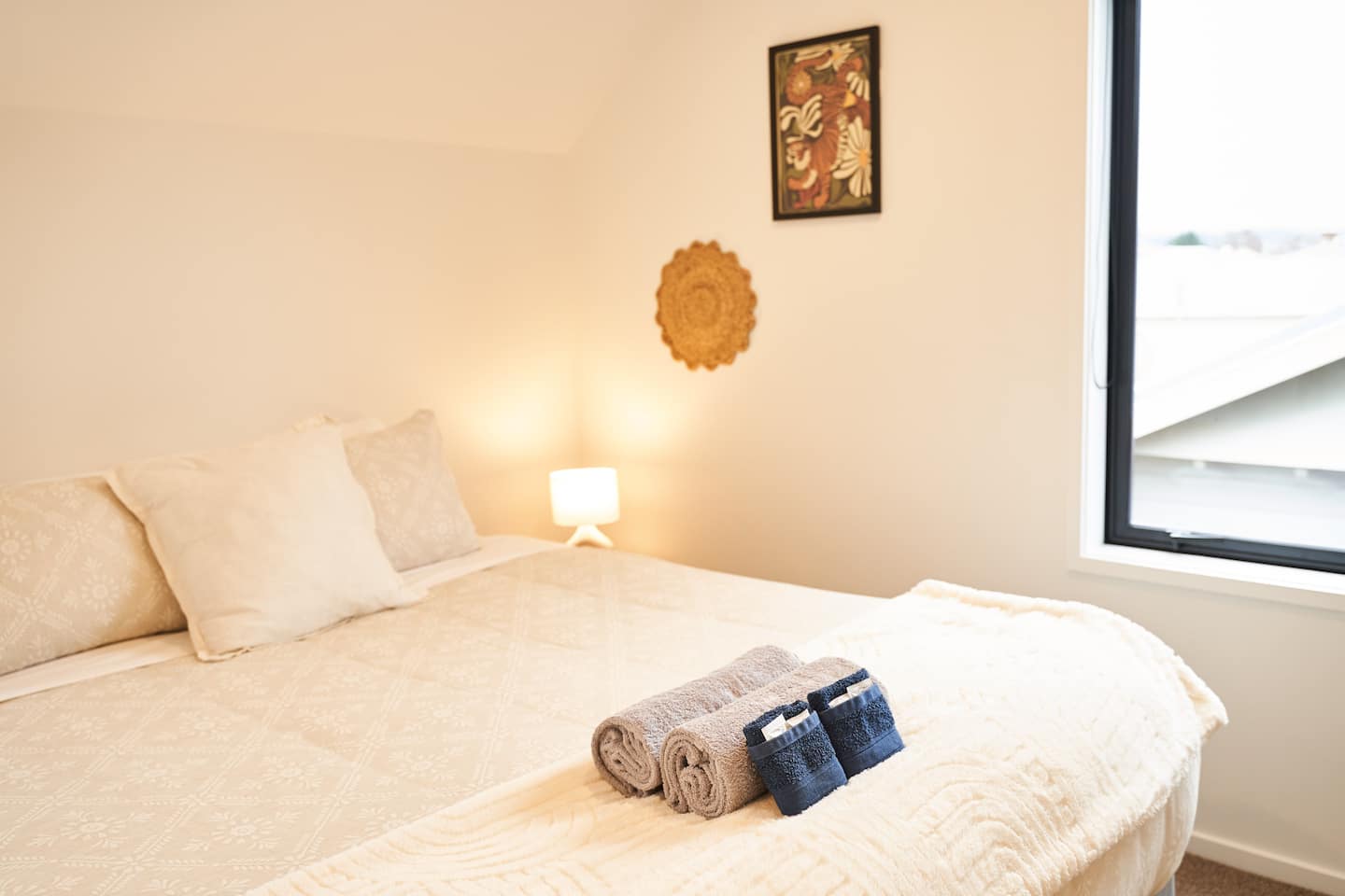 Newly Built Unit In St Kilda. Modern Amenities 3