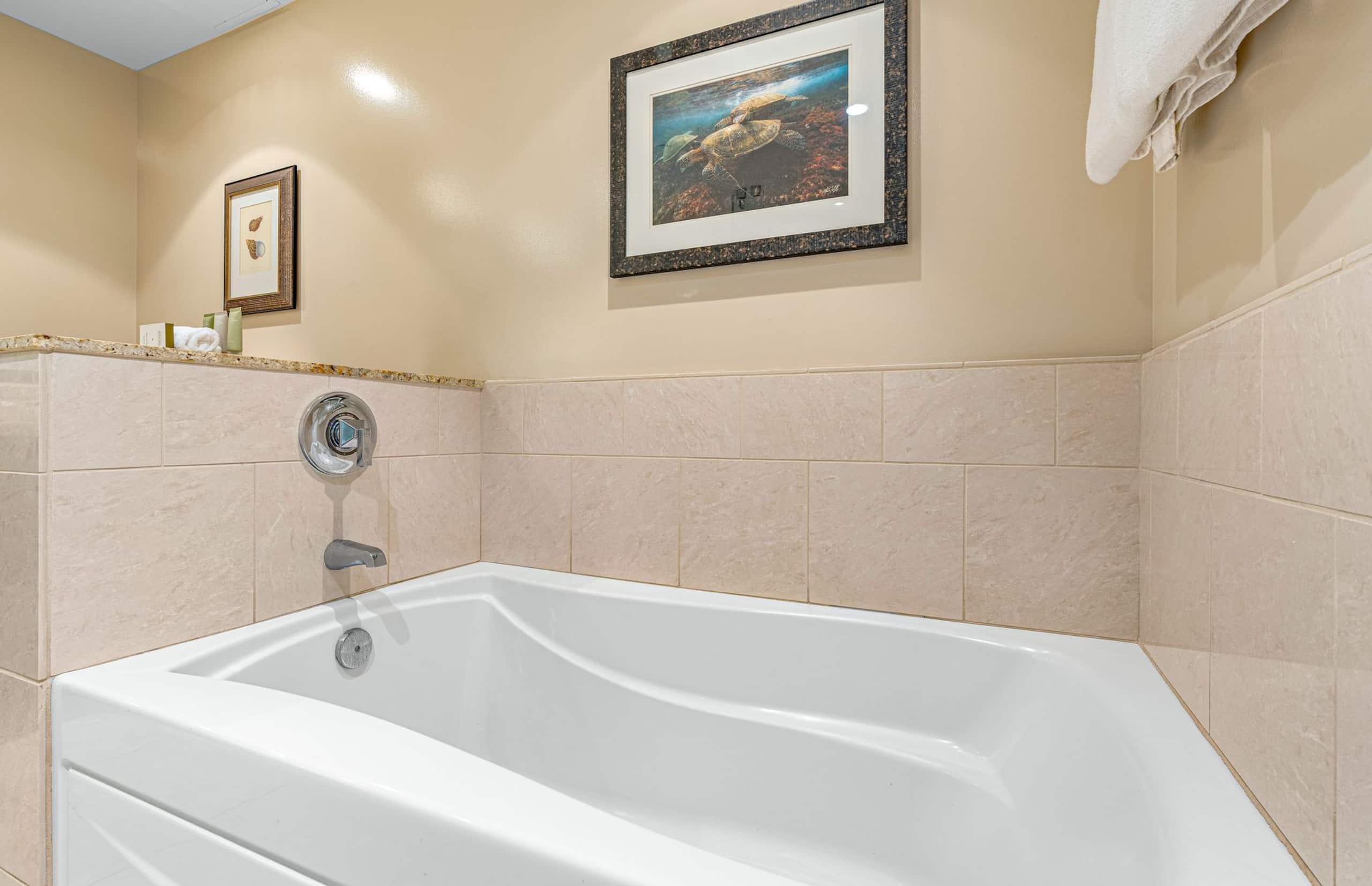 Condo in Lahaina · ★5.0 · 1 bedroom · 2 beds · 1 bath - Image 23