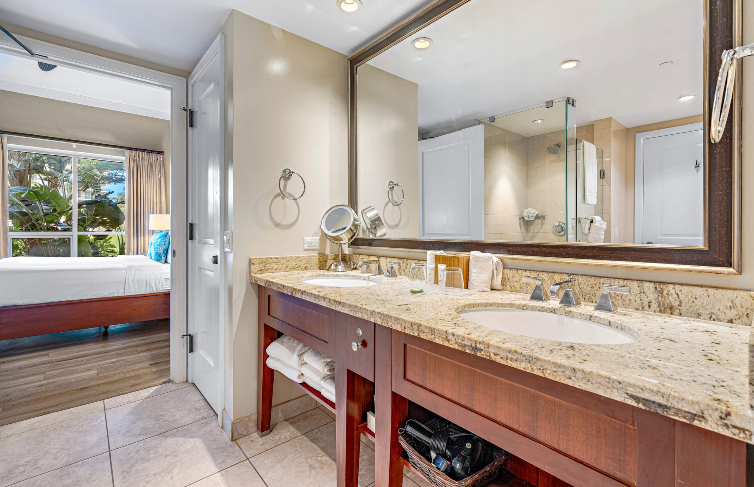 Condo in Lahaina · ★5.0 · 1 bedroom · 2 beds · 1 bath - Image 21