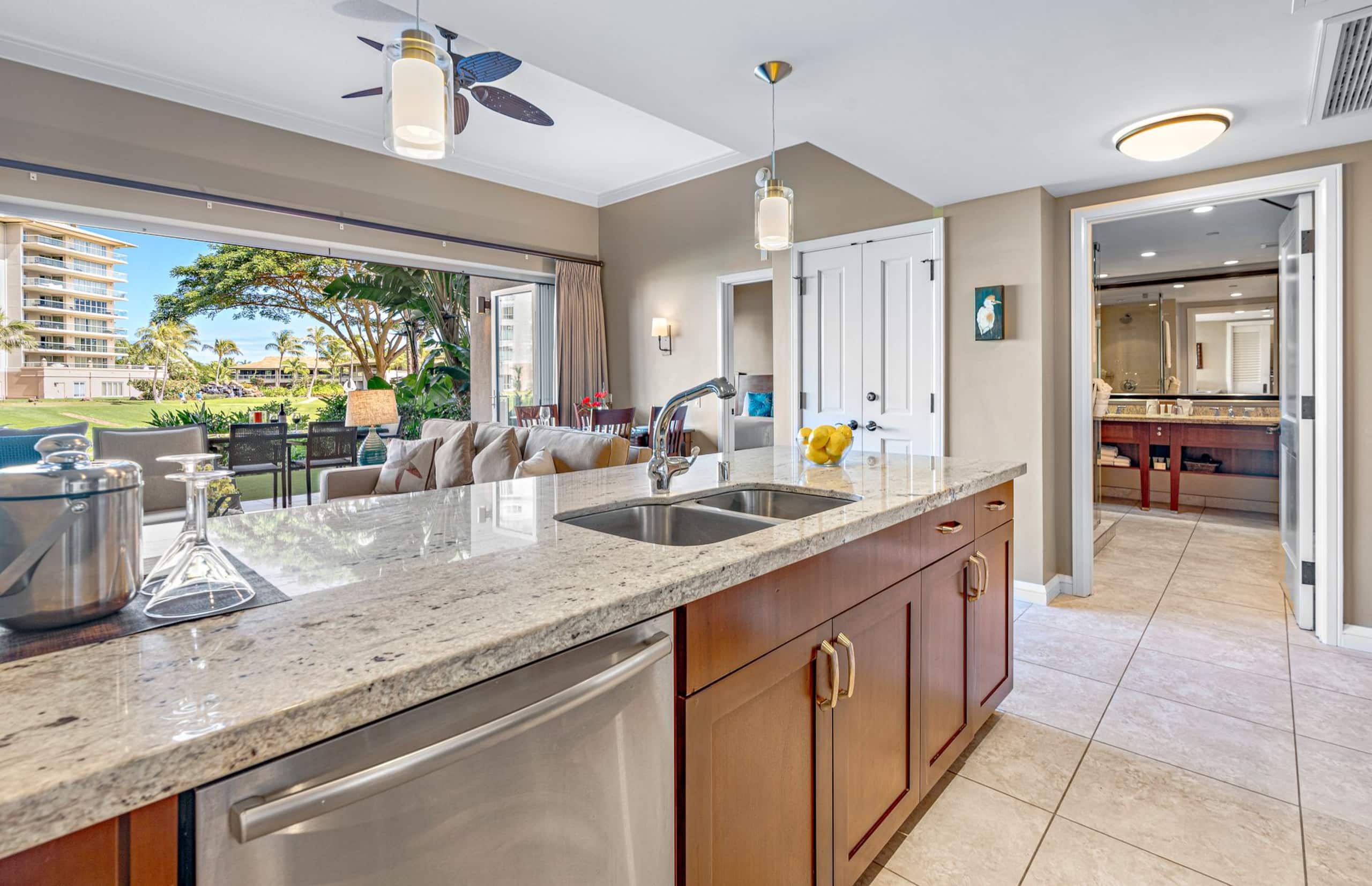 Condo in Lahaina · ★5.0 · 1 bedroom · 2 beds · 1 bath - Image 3